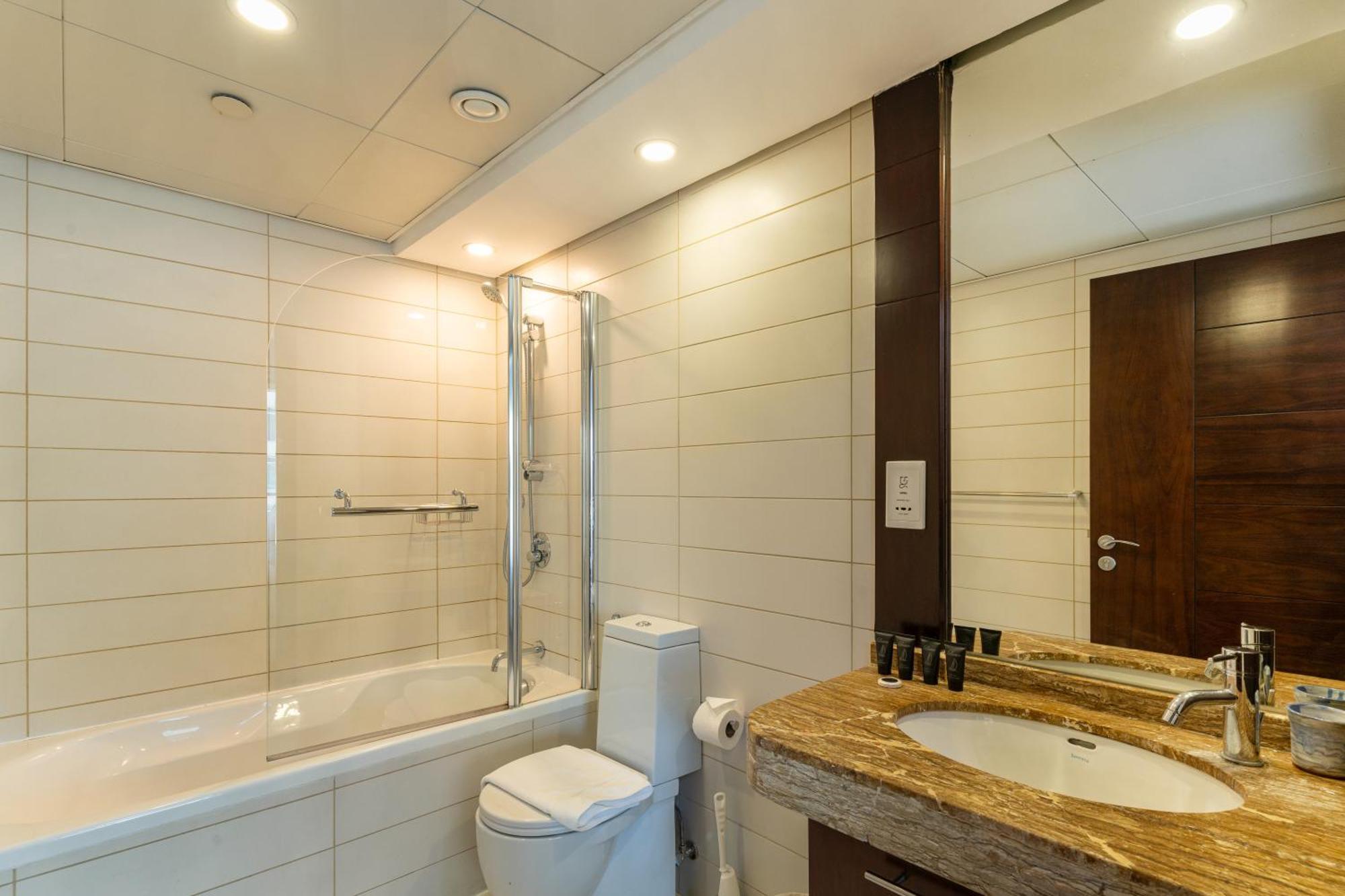 Chic 2Br Apartment, Prime Location Near Dubai Mall - Allsopp&Allsopp Buitenkant foto